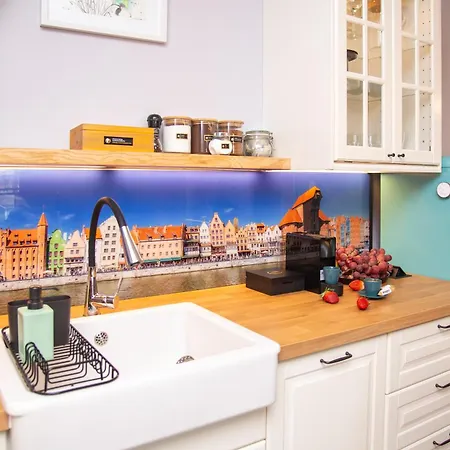 Maya's Flats & 62 - 3 *