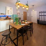 Maya's Flats 62 - 3 In דירה *
