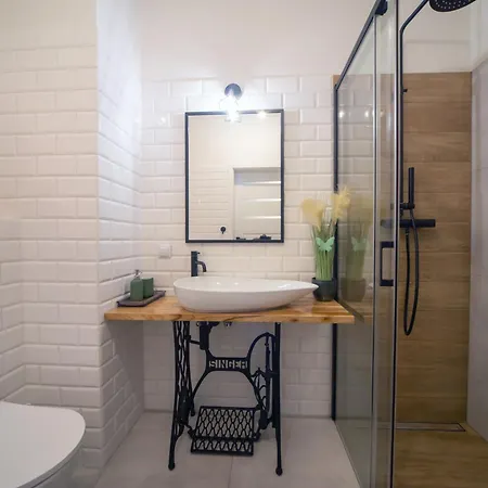 Maya's Flats & 62 - 3 Appartement *