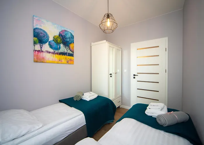 Maya's Flats & 62 - 3 Danzig