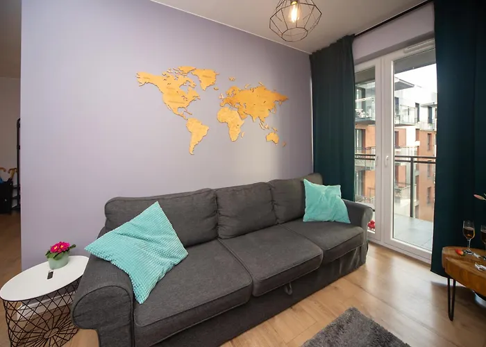 Maya's Flats & 62 - 3 *