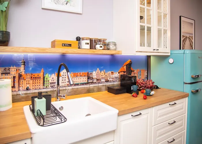 Maya's Flats & 62 - 3 *