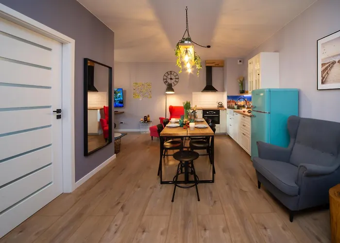 Maya's Flats & 62 - 3 Danzig